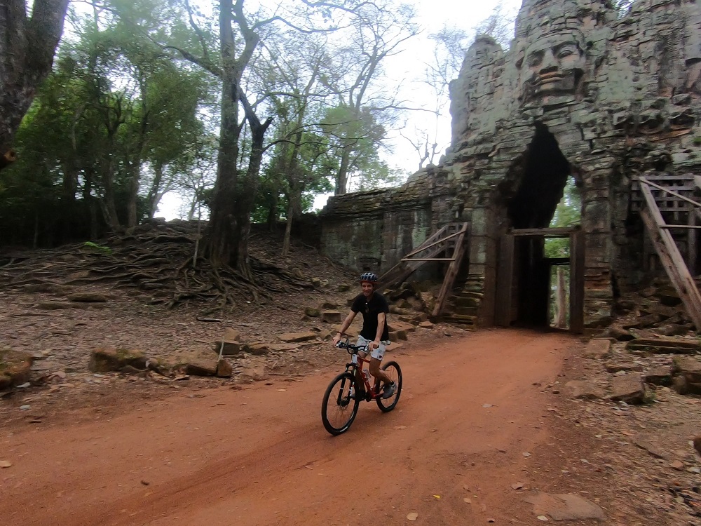 How to Visit Angkor Wat