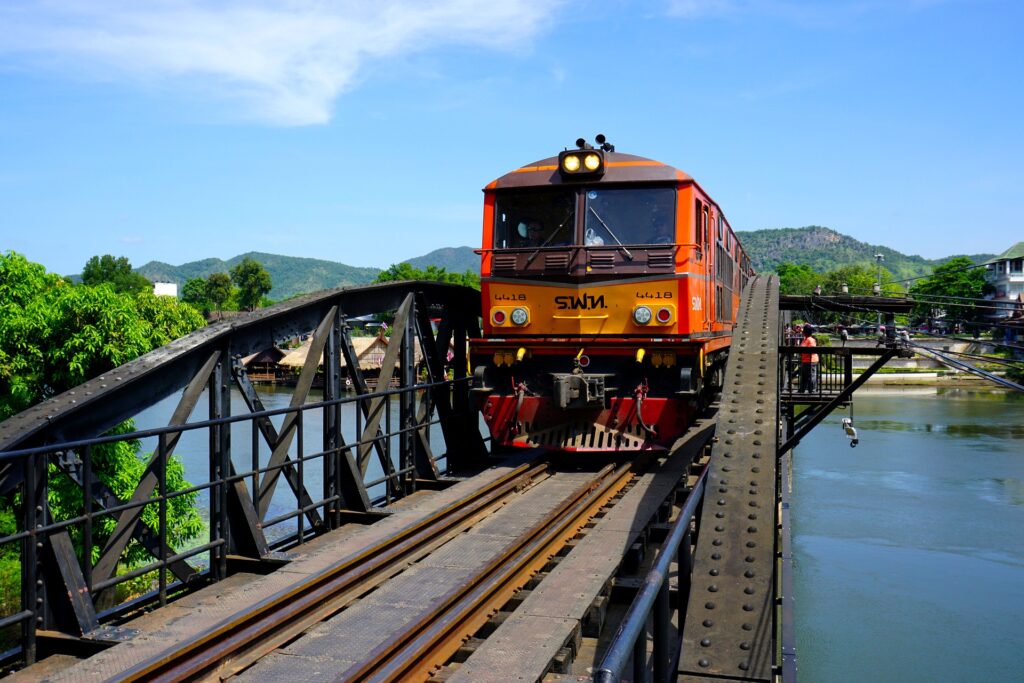 best way to get from bangkok to chiang mai