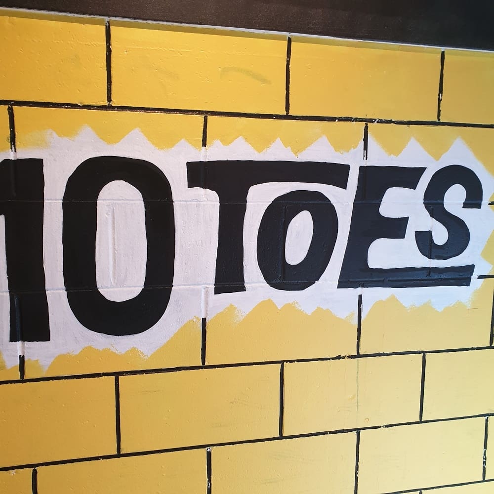 10 Toes Brewery 
